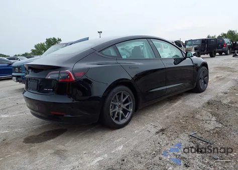 2022 Tesla Model 3 Long Range Dual Motor All-Wheel Drive z USA, uszkodzony, nr VIN 5YJ3E1EB1NF276730